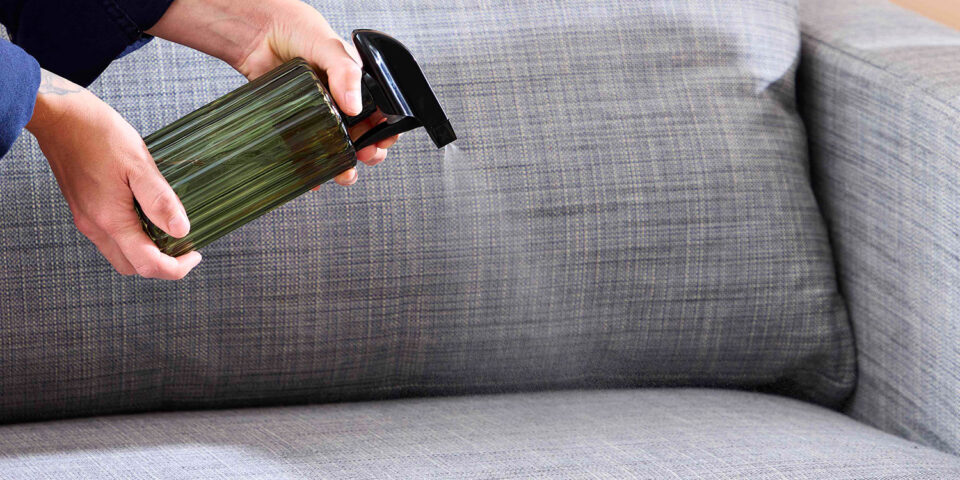 Como quitar los olores del sofa